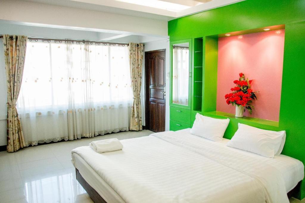Huay Kaew Palace 1 Hotel Chiang Mai Exterior photo